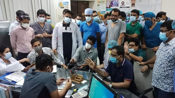 সোহরাওয়ার্দীতে পরিচালকের কক্ষ ঘেরাও চিকিৎসকদের, ৪৮ ঘণ্টার আলটিমেটাম